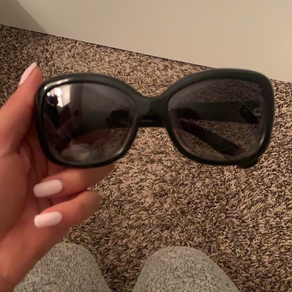 Versace sunglasses 😎 - Picture 6 of 9